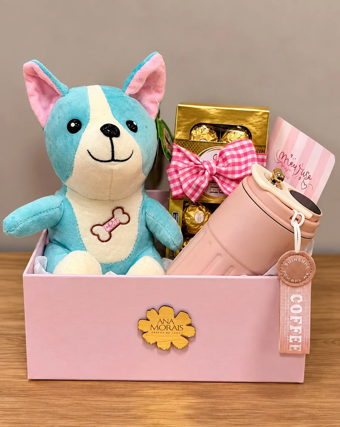 Caixa rosa com pelúcia